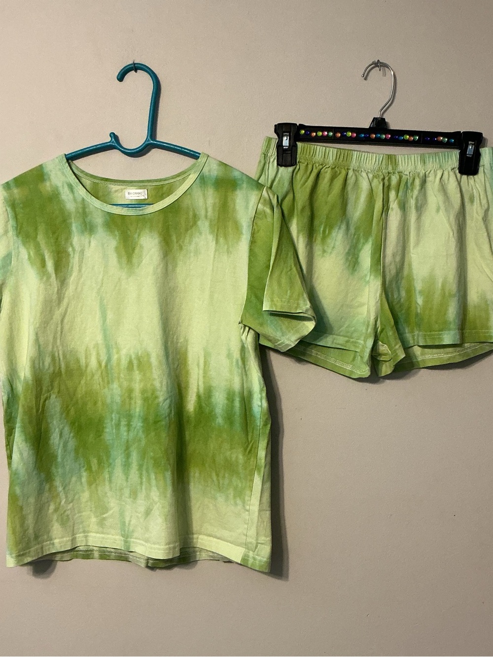 Swomog Green Tie-Dye Pajama Set